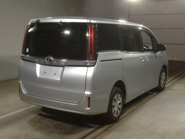 TOYOTA NOAH 2021