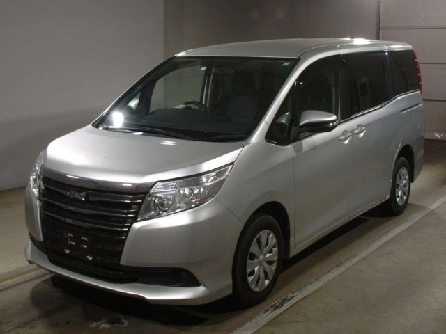 TOYOTA NOAH 2016