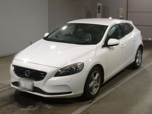 VOLVO V40 2015