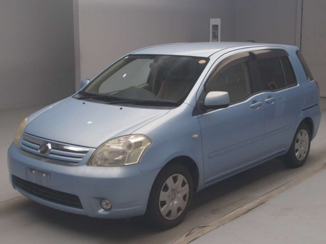 TOYOTA RAUM 2009