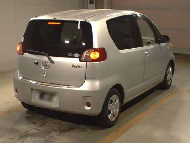 TOYOTA PORTE 2010