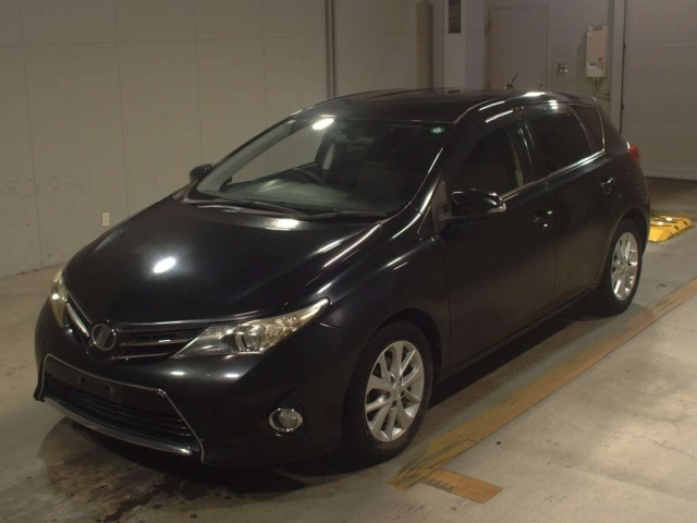 TOYOTA AURIS 2012