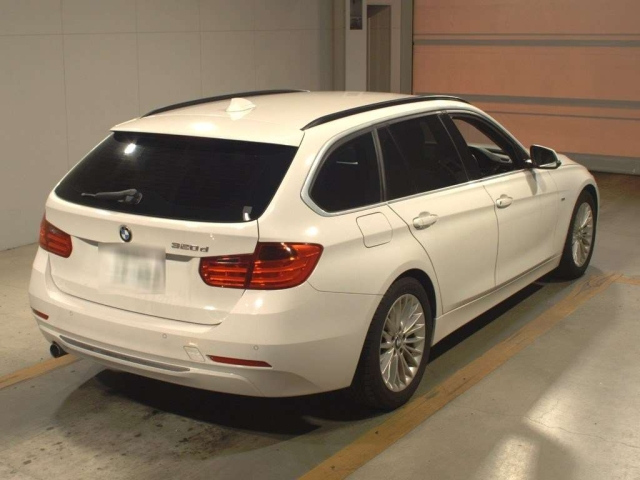 BMW 3 SERIES 2013