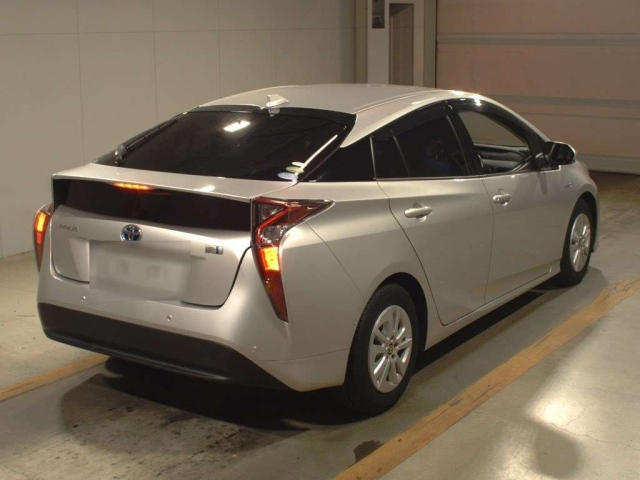 TOYOTA PRIUS 2018
