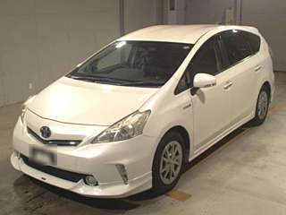 TOYOTA PRIUS ALPHA 2014