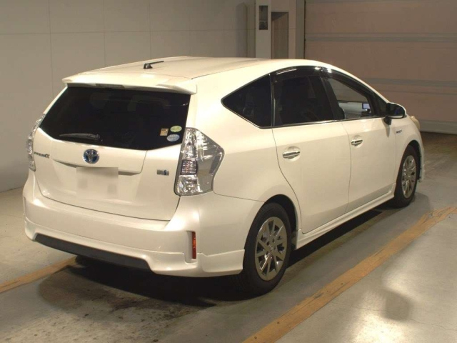 TOYOTA PRIUS ALPHA 2014