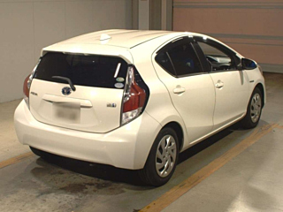 TOYOTA AQUA 2015