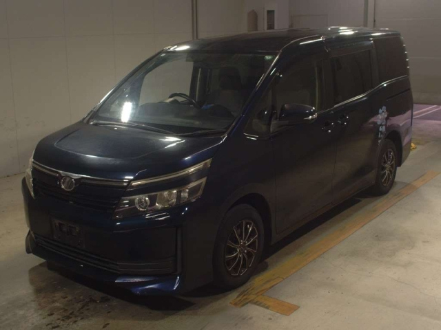 TOYOTA VOXY 2014