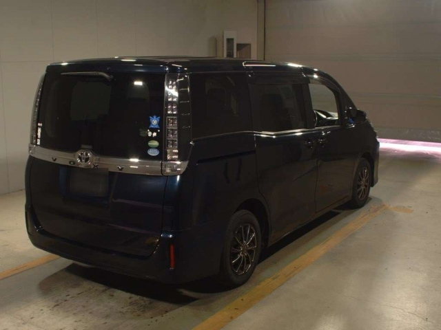 TOYOTA VOXY 2014