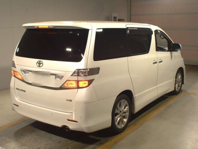 TOYOTA VELLFIRE 2011
