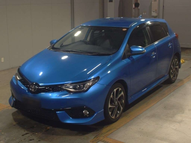 TOYOTA AURIS 2017