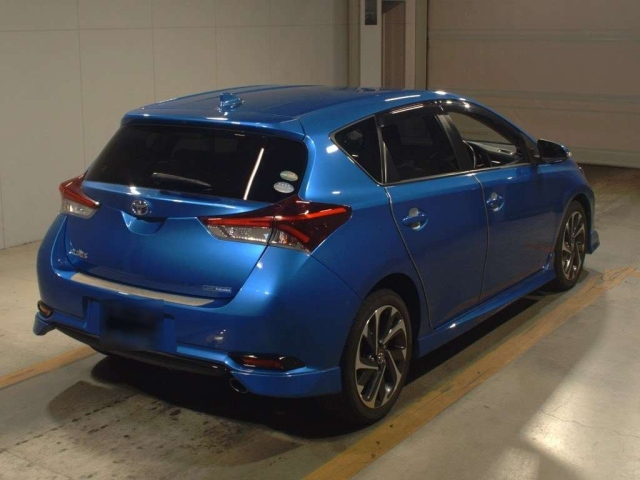 TOYOTA AURIS 2017