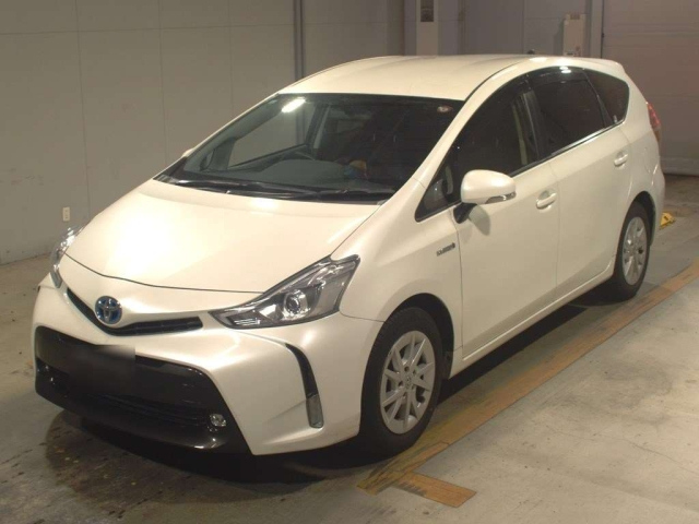 TOYOTA PRIUS ALPHA 2015