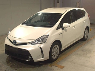 TOYOTA PRIUS ALPHA 2015