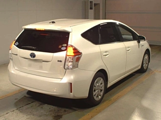 TOYOTA PRIUS ALPHA 2015