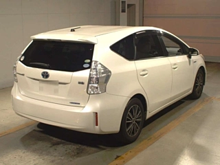TOYOTA PRIUS ALPHA 2013