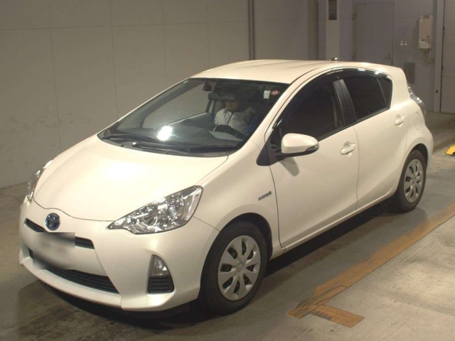 TOYOTA AQUA 2012