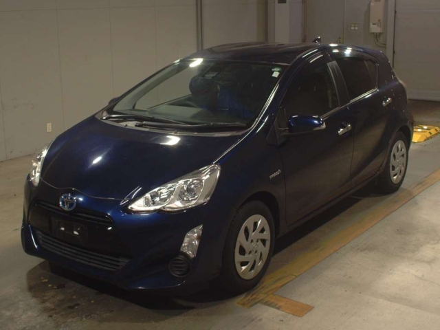 TOYOTA AQUA 2016