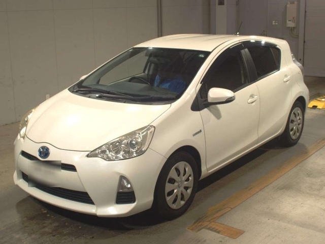 TOYOTA AQUA 2013