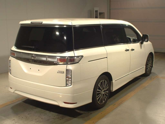 NISSAN ELGRAND 2017