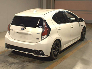 TOYOTA AQUA 2016