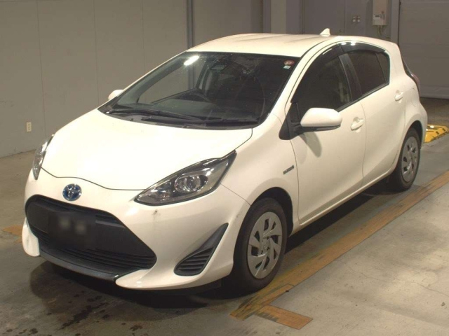 TOYOTA AQUA 2020