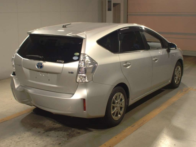 TOYOTA PRIUS ALPHA 2014