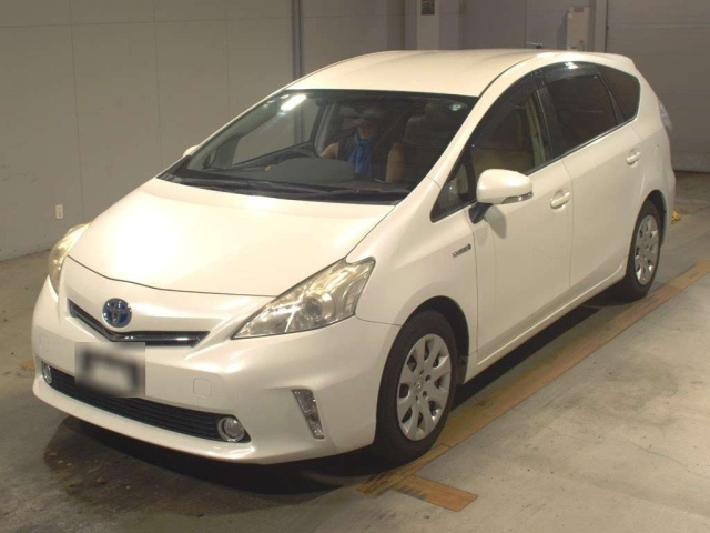 TOYOTA PRIUS ALPHA 2012