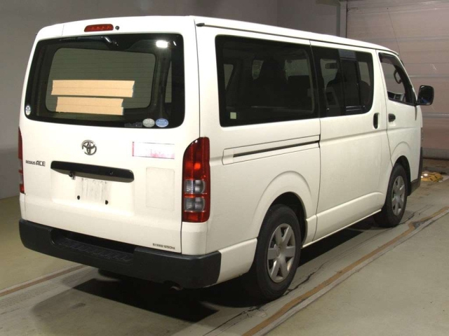 TOYOTA REGIUS ACE VAN 2012