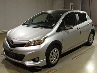TOYOTA VITZ 2011
