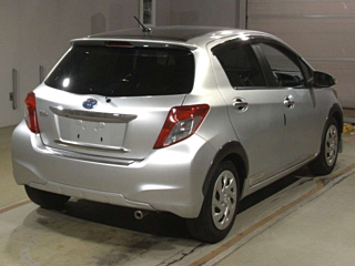 TOYOTA VITZ 2011