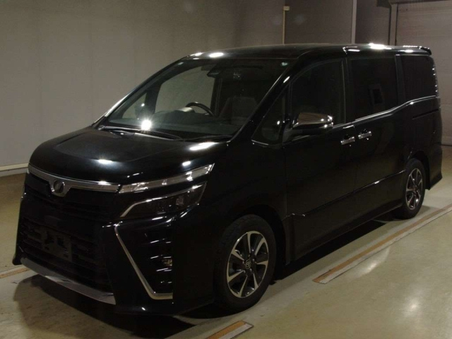 TOYOTA VOXY 2019