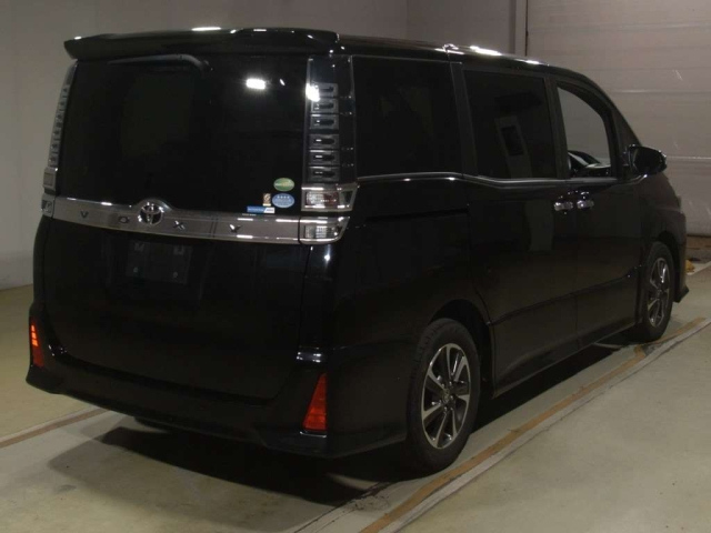 TOYOTA VOXY 2019