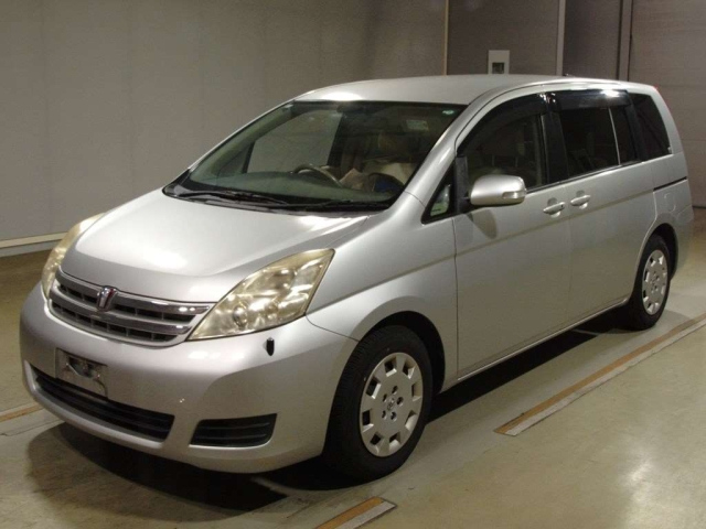 TOYOTA ISIS 2010