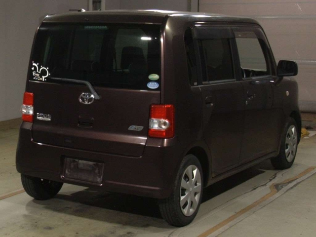 TOYOTA PIXIS SPACE 2012