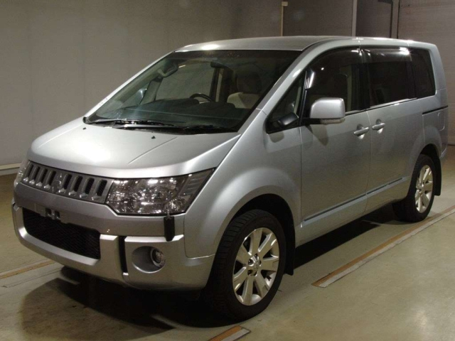 MITSUBISHI DELICA D5 2014