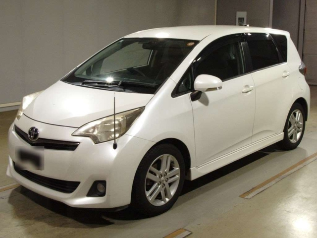 TOYOTA RACTIS 2011
