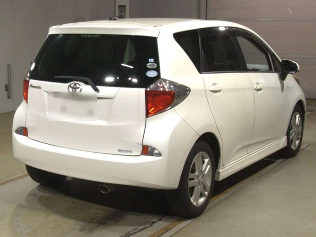 TOYOTA RACTIS 2011