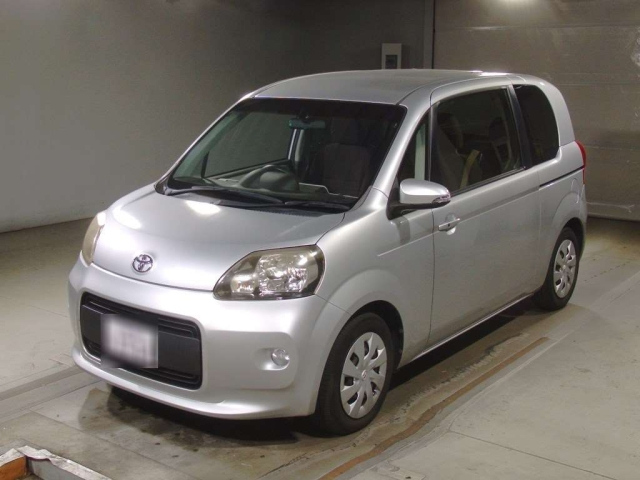 TOYOTA PORTE 2013