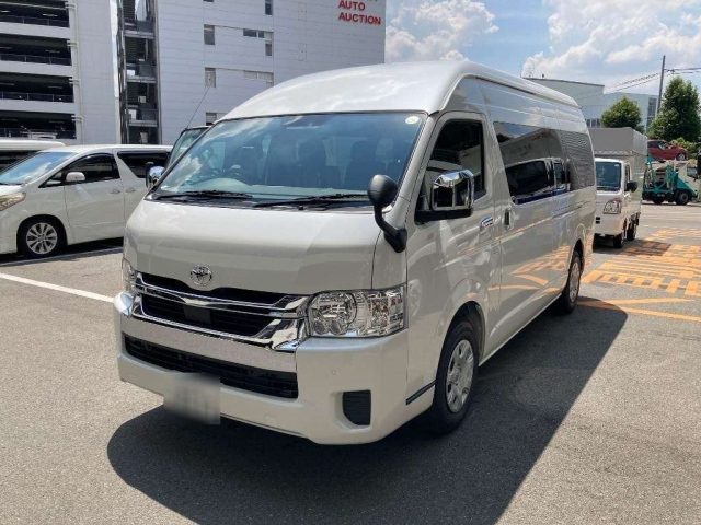 TOYOTA HIACE 2025