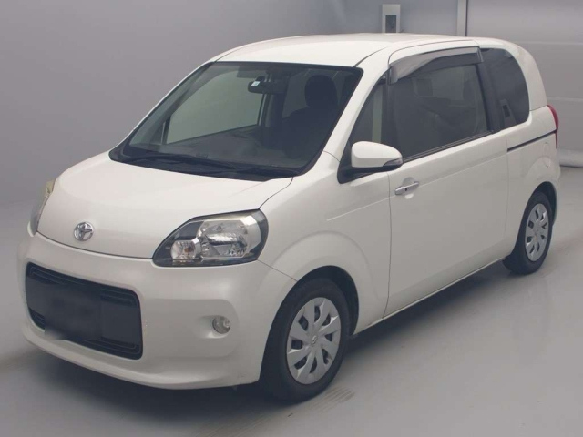 TOYOTA PORTE 2012
