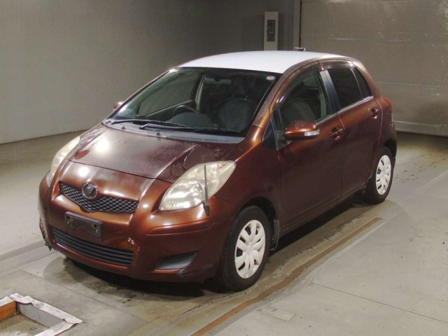 TOYOTA VITZ 2010