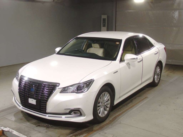 TOYOTA CROWN 2018