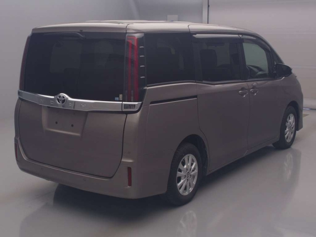 TOYOTA NOAH 2020