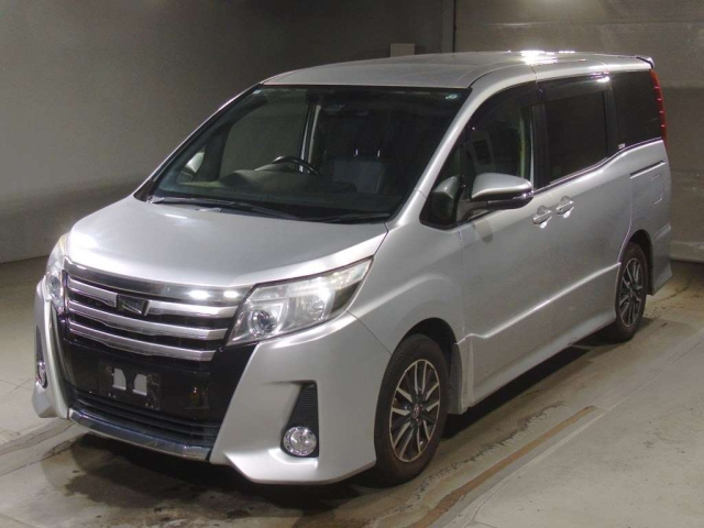 TOYOTA NOAH 2016