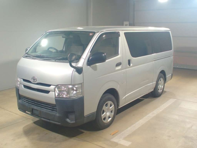TOYOTA HIACE VAN 2017