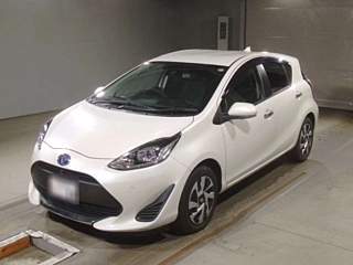 TOYOTA AQUA 2021