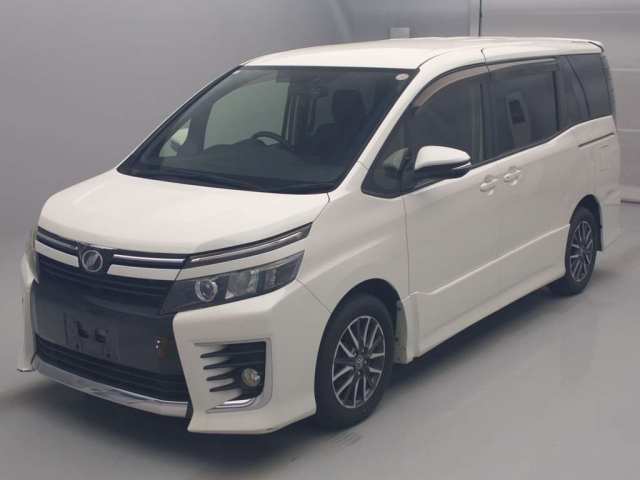 TOYOTA VOXY 2014