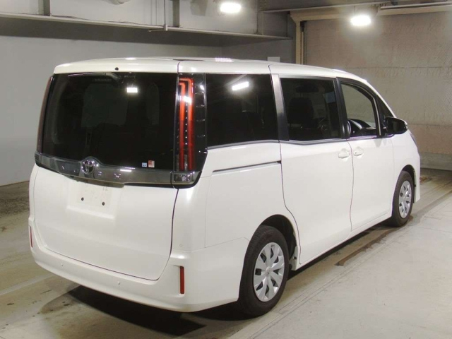 TOYOTA NOAH 2021