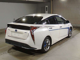 TOYOTA PRIUS 2017
